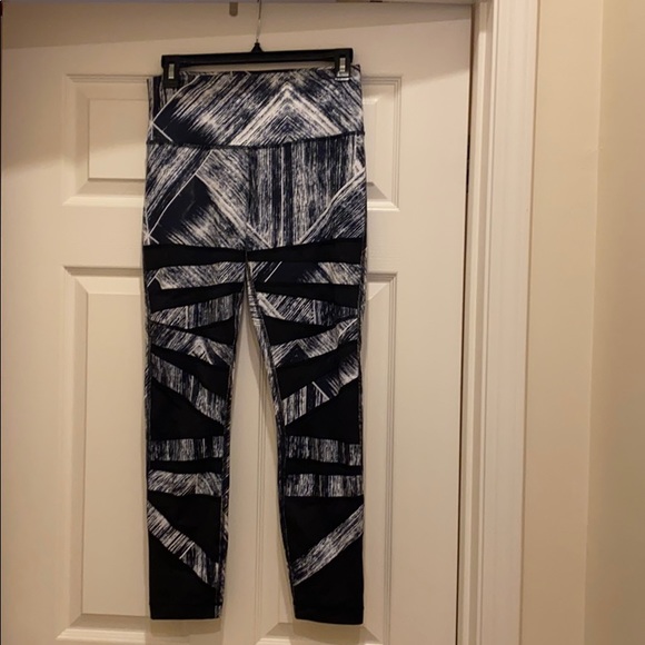 Lululemon leggings - Picture 1 of 3